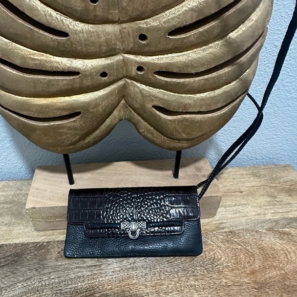 Vintage 2 Toned Brighton Leather Crossbody Wallet with Removable Strap - Picture 2 of 4